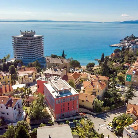 Abau Apartment- 50m To The Sea Apartment