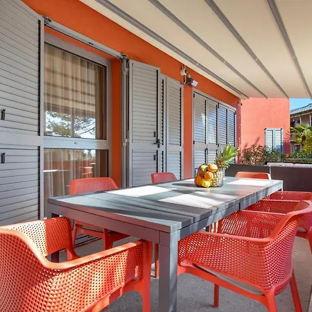 Abau Apartment- 50m To The Sea Apartment